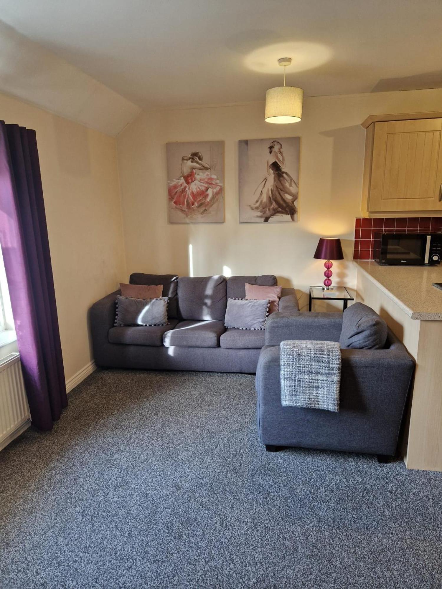 Hereford - Mayflower Coach House, Modern 2 Bedroom Property With Parking, Located South Of Hereford City, Suitable For Small Family, Couple Or Contractors - Sleeps Up To 5 Guests - Hosted By Rentmyhouse Εξωτερικό φωτογραφία