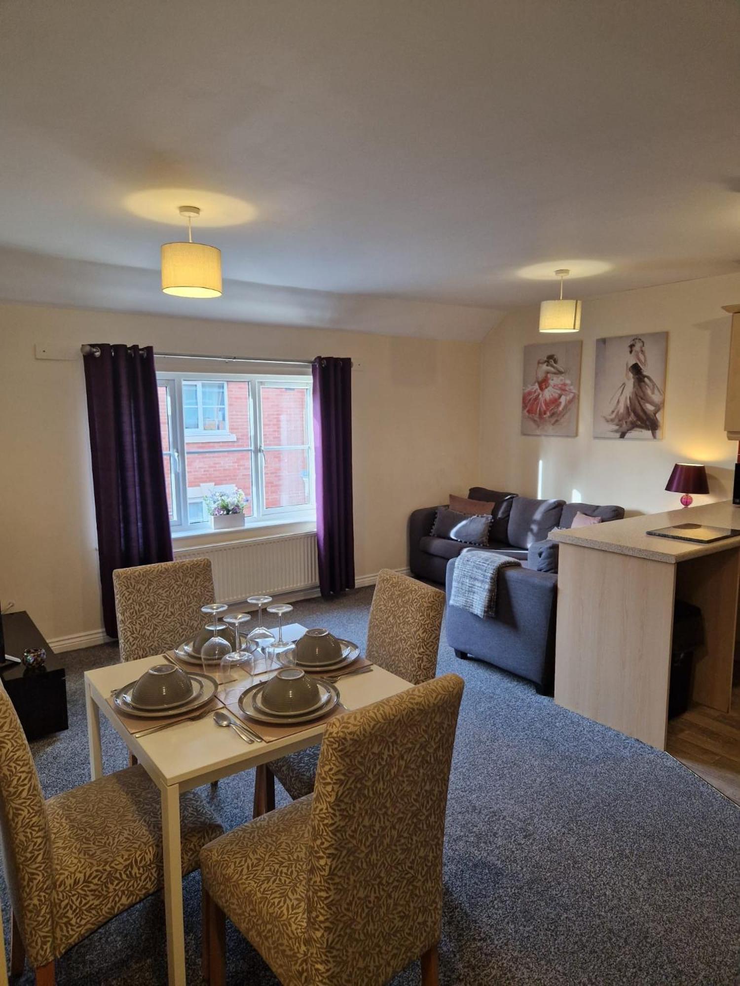 Hereford - Mayflower Coach House, Modern 2 Bedroom Property With Parking, Located South Of Hereford City, Suitable For Small Family, Couple Or Contractors - Sleeps Up To 5 Guests - Hosted By Rentmyhouse Εξωτερικό φωτογραφία