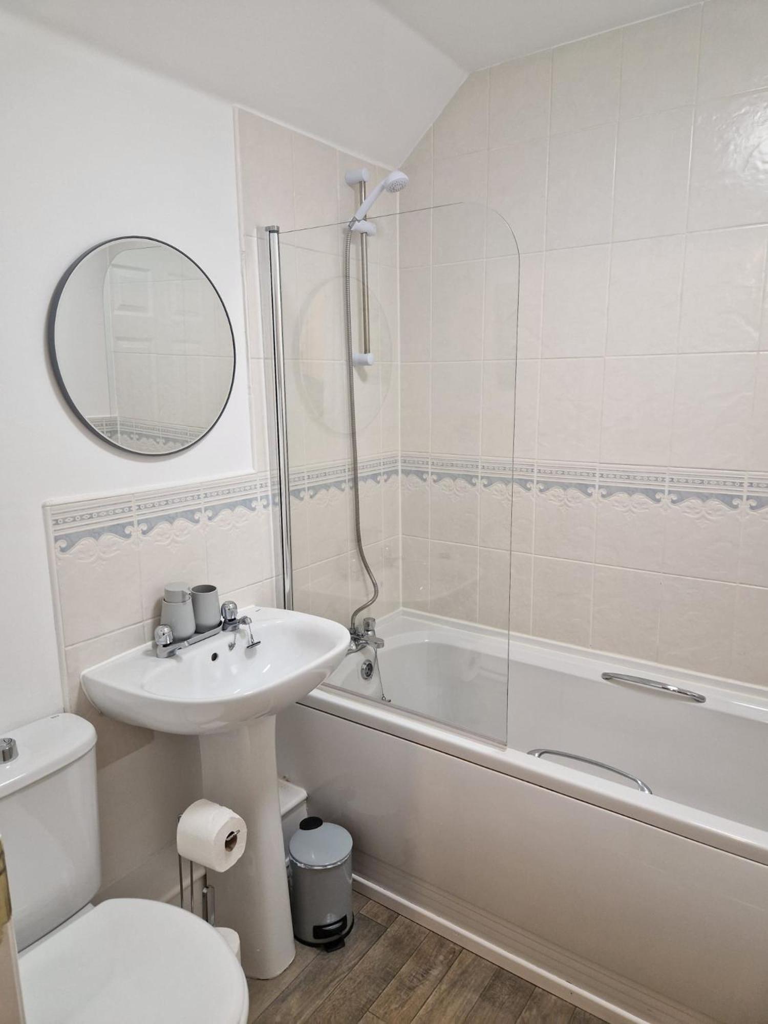 Hereford - Mayflower Coach House, Modern 2 Bedroom Property With Parking, Located South Of Hereford City, Suitable For Small Family, Couple Or Contractors - Sleeps Up To 5 Guests - Hosted By Rentmyhouse Εξωτερικό φωτογραφία